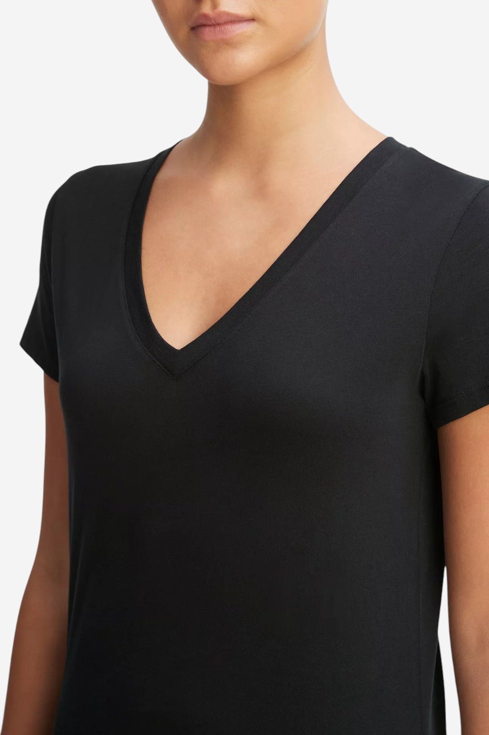 Essential Pima Cotton V-Neck T-Shirt - Black - Image 2